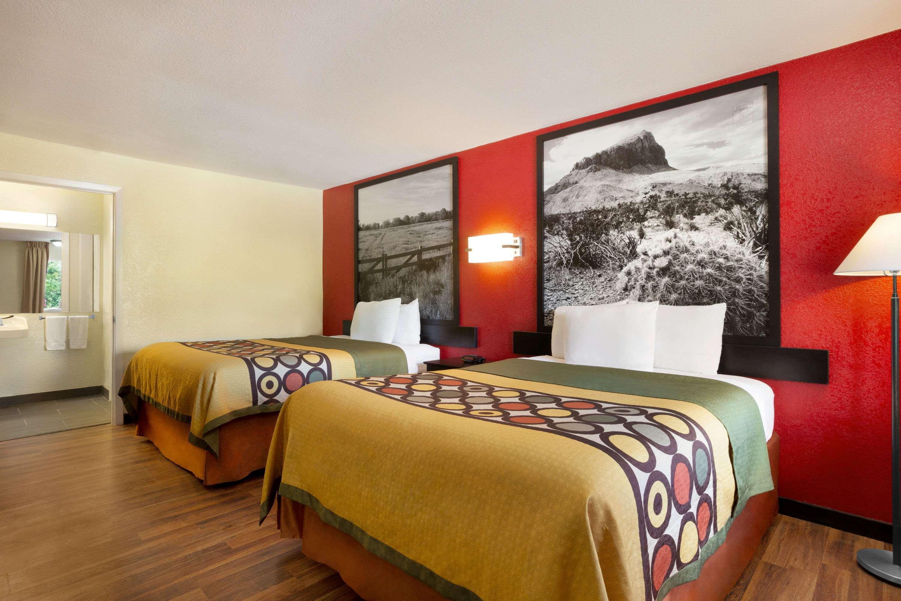 ซูเปอร์ 8 บาย วินด์แฮม คอร์ซิคานา Motel คอร์สิคานา ภายนอก รูปภาพ