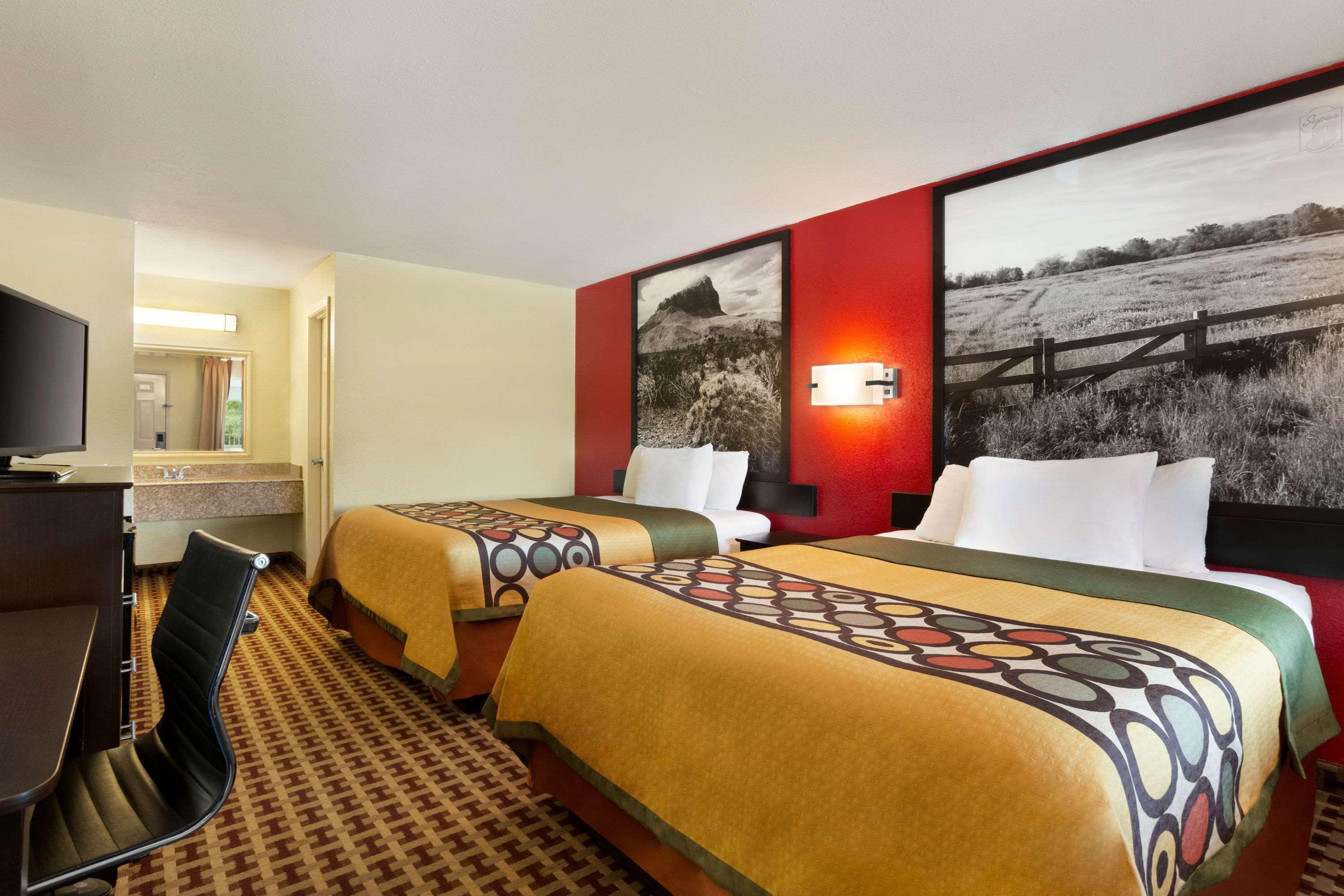 ซูเปอร์ 8 บาย วินด์แฮม คอร์ซิคานา Motel คอร์สิคานา ภายนอก รูปภาพ