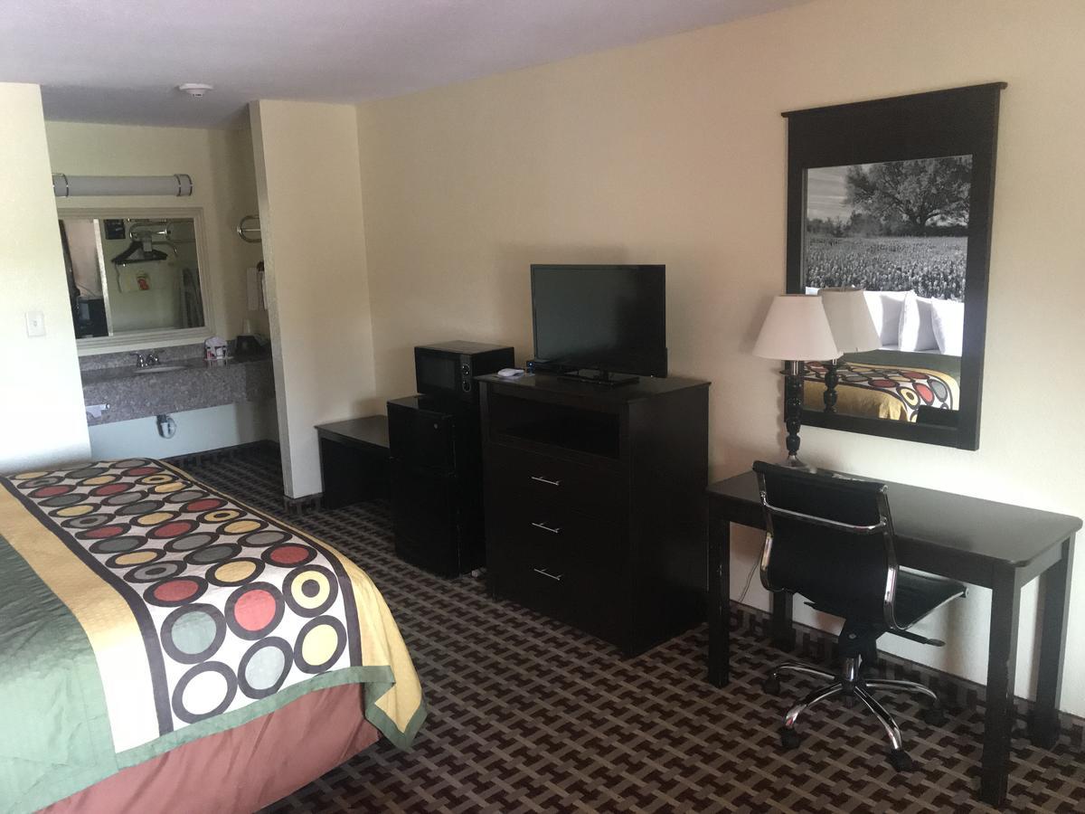 ซูเปอร์ 8 บาย วินด์แฮม คอร์ซิคานา Motel คอร์สิคานา ภายนอก รูปภาพ
