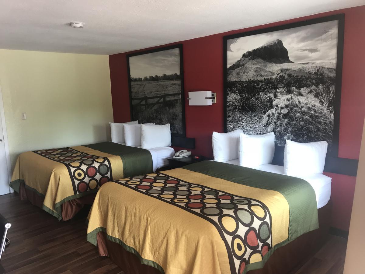 ซูเปอร์ 8 บาย วินด์แฮม คอร์ซิคานา Motel คอร์สิคานา ภายนอก รูปภาพ