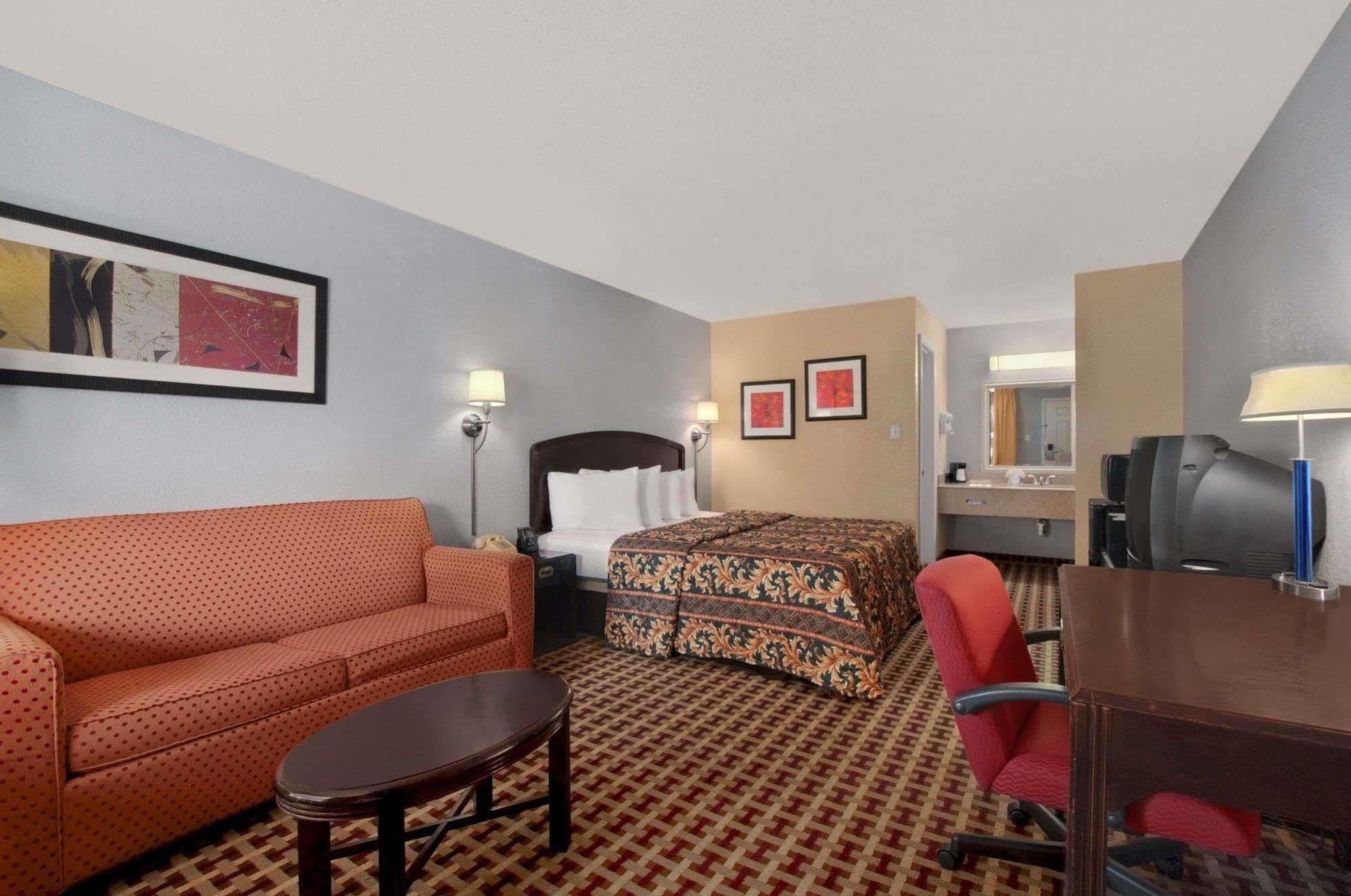 ซูเปอร์ 8 บาย วินด์แฮม คอร์ซิคานา Motel คอร์สิคานา ภายนอก รูปภาพ